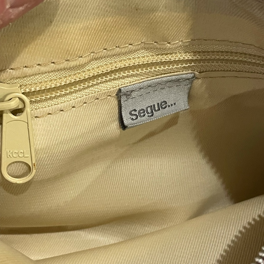Red Handbag - Picture 6 of 6